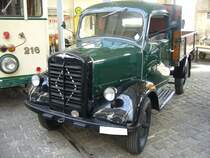 Borgward B 1250 Pritschenwagen, produziert in den Jahren von 1949 bis 1952. Das Modell B 1250 basierte auf dem Vorkriegstyp B 1000. Die Nutzlast wurde um 250 kg erhöht und unter der Motorhaube verrichtete jetzt der Vierzylinderreihenmotor aus dem Borgward Hansa 1500 seinen Dienst. Dieser Motor hat einen Hubraum von 1498 cm³ und leistet 48 PS. Ein solcher B 1250 Pritschenwagen kostete anfänglich DM 6900,00. 50. Jahrestreffen der Borgward I.G. e.V. an der  Alten Dreherei  in Mülheim an der Ruhr.