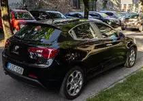 Rückansicht: Alfa-Romeo Giulietta (Schwarz). Foto: 06.2023.