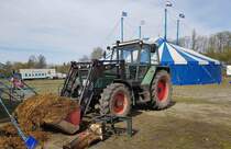 =Fendt Farmer im Dienst vom Zirkus BALDONI, 04-2023