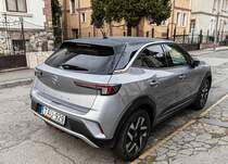 Rückansicht: Opel Mokka Mk2. Foto: März, 2022.