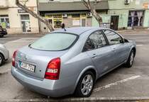 Rückansicht: Nissan Primera P12 Sedan. Foto: März, 2022.