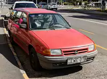 Opel Astra F Caravan in rot. Foto: 06.2022.