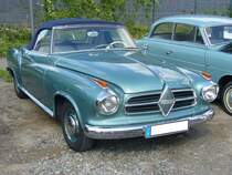 Borgward Isabella Cabriolet aus dem Jahr 1958. Insgesamt wurden ca. 30 Isabella Cabriolets im Karosseriewerk Deutsch/Köln hergestellt. Die Basis bildete bei ca. 20 Fahrzeugen die Isabella Limousine und bei den restlichen Wagen (wie bei diesem Cabriolet) das Isabella Coupe. Das Coupe und das Cabriolet war immer mit dem stärkeren Motor der Isabella TS ausgestattet. Dieser Vierzylinderreihenmotor leistet 75 PS aus einem Hubraum von 1493 cm³. 50. Jahrestreffen der Borgward I.G. e.V. an der  Alten Dreherei  in Mülheim an der Ruhr.