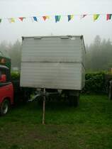 Dies sind die berreste eines Robur mit koffer,jetzt umfunktioniert als Anhnger mit Kofferaufbau