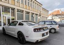 Rückansicht / Seitenansicht: Ford Mustang fünfte Generation (zweite Facelift). Foto: 03.2022.