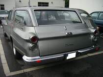 Heckansicht eines Dodge Series 330 Dart Station Wagon aus dem Jahr 1962. 10. Saarner Oldtimer Cup am 27.08.2023 in Mülheim an der Ruhr.