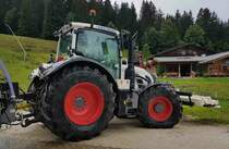 =Fendt Vario der Firma HEITAUER steht im September 2022 an der Götschenbahn