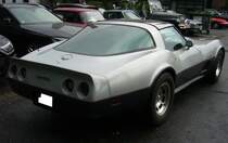 Heckansicht eines Chevrolete Corvette C3  Silver Anniversary  aus dem Jahr 1982. 10. Saarner Oldtimer Cup am 27.08.2023 in Mülheim an der Ruhr.