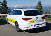 =Seat Leon von  chiccodoro , gesehen auf der Roßfeldhochstrasse, 09-2022