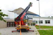 Feuerwehr Nidderau Mercedes Benz DLK am 13.08.23 in Hammersbach bei einer Übung