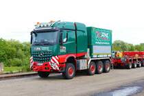 Spedition Kahl Mercedes Benz Arocs am 13.08.23 in Stockstadt Naturhafen