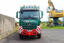 Spedition Kahl Mercedes Benz Arocs am 13.08.23 in Stockstadt Naturhafen