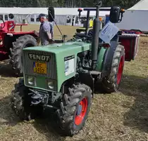 Fendt Farmer 203V, 55 Ps, Bj 1978, 3 Zyl, Schmalspur, aufgenommen beim Gromperefest in Binsfeld (L). 03.09.2023