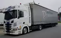 =Scania-Sattelzug von PEITZ-Transporte rastet an der A 8 im September 2022