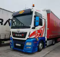 =MAN-Sattelzugmaschine aus Slowenien, gesehen an der A 8 im September 2022