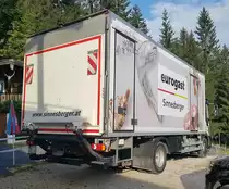 =Iveco-Kühllaster von EUROGAST-SINNESBERGER auf Auslieferungstour, 09-2022