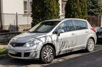 Diesen Nissan Tiida (schrägheck) habe ich in April, 2022 gesehen.