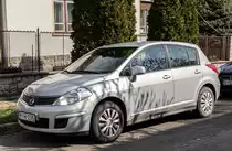 Diesen Nissan Tiida (schrägheck) habe ich in April, 2022 gesehen.