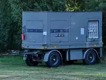 Dieser Anhänger mit Aggregat war im September 2023 auf dem Flugfeld in Kleine Brogel zu sehen.