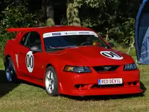 Dieser Ford Mustang IV mit dem ab 1999 eingeführten Facelift war im September 2023 Teil einer Ausstellung in Kleine Brogel.