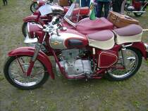 Sch�n restaurierte Simson 425 Sport beim Oldtimertreffen des ADMV Gr�nhain 