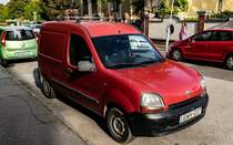 Diesen roter Renault Kangoo Mk1 habe ich in April, 2022 gesehen.
