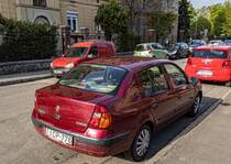 Rückansicht: Renault Thalia in Flame Red (vermutlich). Foto: April, 2022.