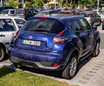 Rückansicht: Nissan Juke in der Farbe Ink Blue. Foto: Mai, 2022.
