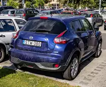 Rückansicht: Nissan Juke in der Farbe Ink Blue. Foto: Mai, 2022.