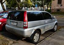 Rückansicht / Seitenansicht: Honda HR-V ziemlich verrostet. Foto: Mai, 2022.