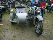 Alte BMW mit Beiwagen beim Oldtimertreffen in Gr�nhain