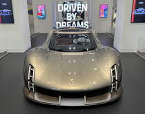 PORSCHE Mission X (Studie). Foto: Driven by Dreams. 75 Jahre Porsche Sportwagen. 21.10.2023