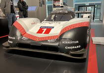 Porsche 919 Hybrid. Das Fahrzeug war bei den 24h von Le Mans eingesetzt. Foto: Driven by Dreams. 75 Jahre Porsche Sportwagen. 21.10.2023
