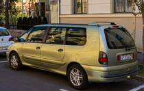Seitenansicht: Renault Espace, dritte generation mit dem 3 Liter V6 Motor. Foto: 07.2022.
