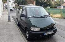 Nissan Serena der ersten Generation. Foto: 07.2022.