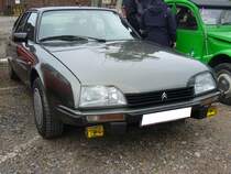 Citroen CX 25 GTI, gebaut von 1983 bis 1985. Unter der Haube verrichtet ein Vierzylinderreihenmotor seine Arbeit, der aus aus einem Hubraum von 2499 cm³ Hubraum 136 PS leistet. Oldtimertreffen beim Theater an der Niebu(h)rg am 22.10.2023 in Oberhausen.