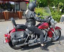 =Harley Davidson ist abfahrbereit zur geführten Tour am Konrad-Zuse-Hotel in Hünfeld, 07-2023