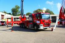 BF Ludwigshafen Scania TGM am 24.09.23 beim Tag der offenen Tür an der Wache Nord
