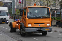 Renault M 210 Midliner, Absetzkipper, fährt mir am 23.10.2023 vor die Linse.