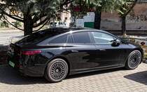 Rückansicht / Seitenansicht: Mercedes-Benz EQS. Foto: August, 2023