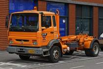 Renault M 210 Absetzkipper, stand am Straenrand. 10.2023