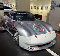 Porsche 357 (Studie). Foto: Driven by Dreams. 75 Jahre Porsche Sportwagen. 21.10.2023