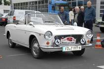Fiat 1200 steht an der Sonderaufgabe anl. der DMV-ClassicTour  Rund um Fulda  des MSC Fulda am 07.06.2009

