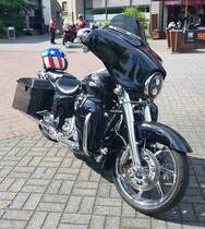 =Harley Davidson ist abfahrbereit zur geführten Tour vom Konrad-Zuse-Hotel in Hünfeld, 07-2023