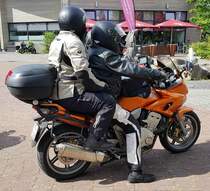 =Honda steht abfahrbereit zur geführten Tour vom Konrad-Zuse-Hotel in Hünfeld, 07-2023