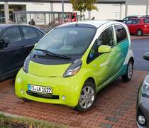 =Mitsubishi i-MiEV, ein Fahrzeug der Kreisverwaltung Fulda, 11-2023