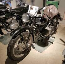 =Adler MB 250, Bj. 1954, 2-Zyl., 16 PS, 247,3 ccm, präsentiert vom Zylinderhaus in Bernkastel-Kues, 04-2023