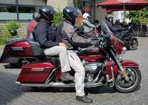 =Harley Davidson steht abfahrbereit zur geführten Tour vom Konrad-Zuse-Hotel in Hünfeld, 07-2023