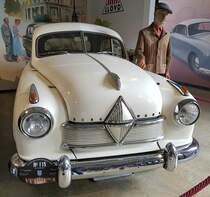 =Borgward Hansa 1800, Bauzeit 1952 - 1954, 4 Zyl., 1758 ccm, 42 - 66 PS, präsentiert vom Zylinderhaus in Bernkastel-Kues, 04-2023.