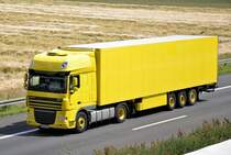 DAF XF - knallgelb - auf der A 61 Richtung K�ln, 19.06.2009